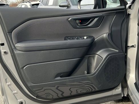 Certified 2025 Subaru Forester Premium image 18