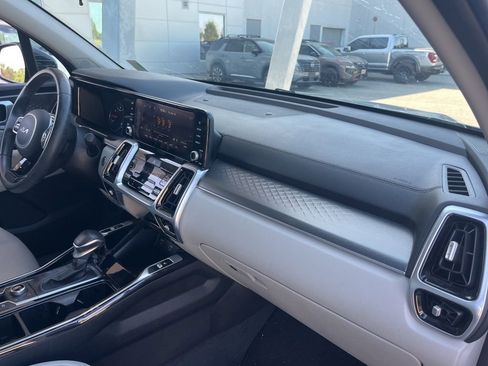 Used 2022 Kia Sorento SX image 25