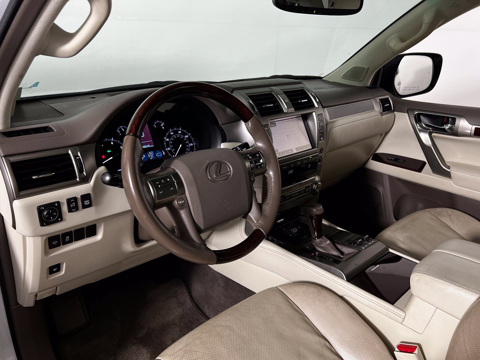 Used 2017 Lexus GX 460 Premium w/ Premium Package AWD/4WD image 10