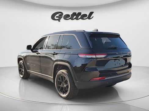 New 2026 Jeep Grand Cherokee Altitude RWD image 3