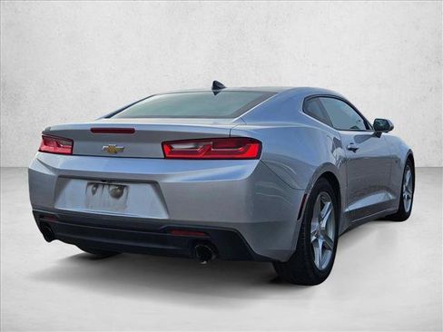 Used 2017 Chevrolet Camaro LT image 4