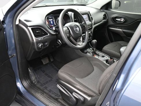 Used 2021 Jeep Cherokee Latitude image 2