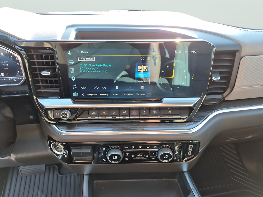 Used 2023 Chevrolet Silverado 1500 LTZ w/ LTZ Premium Package AWD/4WD image 22
