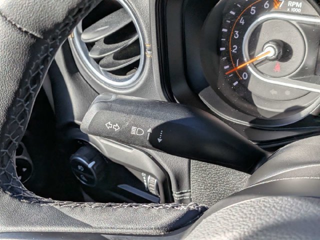 Used 2025 Jeep Gladiator Sport AWD/4WD image 23