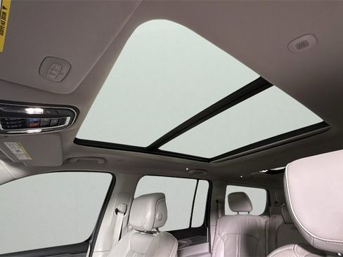 Used 2022 Jeep Wagoneer Series II w/ Premium Group I image 26