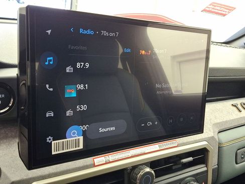 Used 2025 Toyota Tacoma Trailhunter image 14