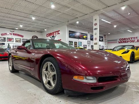 Used 2003 Chevrolet Corvette Coupe w/ Preferred Equipment Group RWD image 5