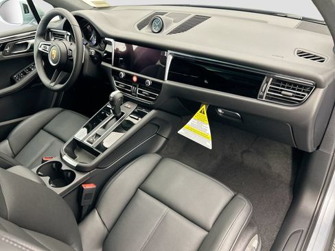 Used 2026 Porsche Macan AWD/4WD image 20