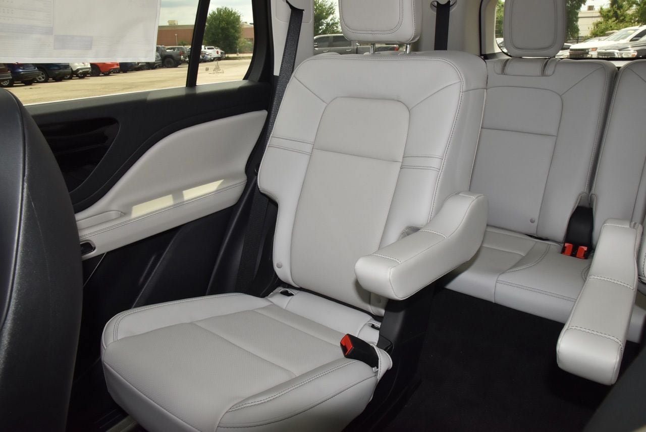 New 2026 Lincoln Aviator AWD image 20