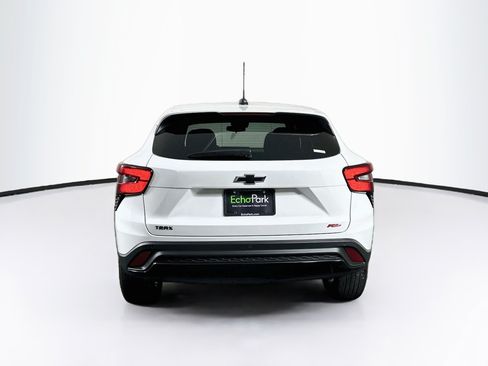 Used 2025 Chevrolet Trax RS w/ Driver Confidence Package FWD image 7