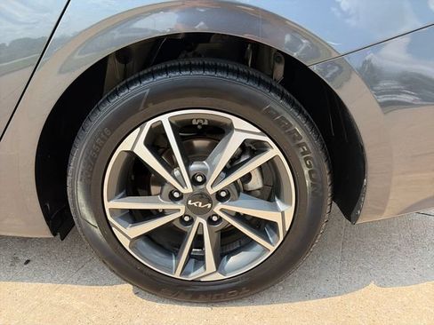 Used 2024 Kia Forte LXS FWD image 28