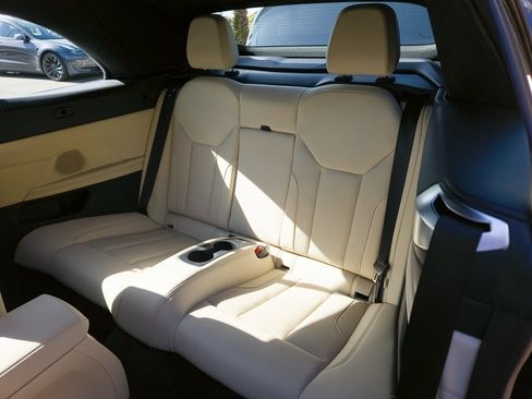 Used 2025 BMW 430i Convertible w/ Convenience Package image 21