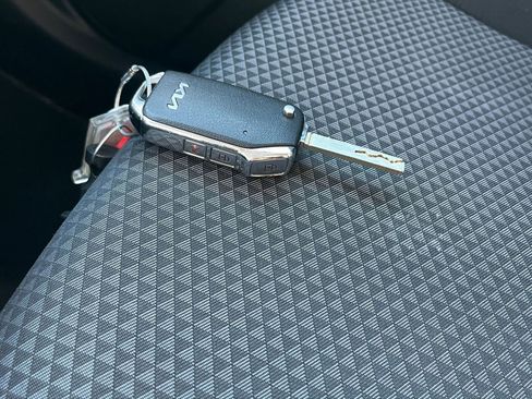 Used 2025 Kia Soul LX w/ LX Technology Package image 21