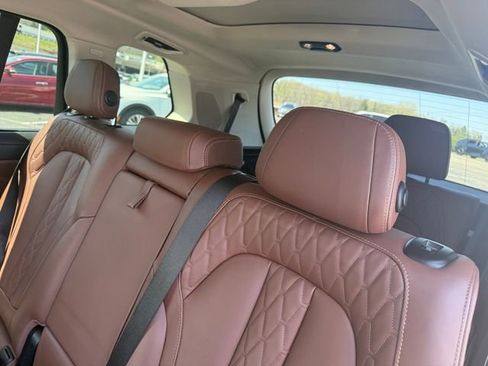 Used 2025 BMW X7 xDrive40i AWD/4WD image 21