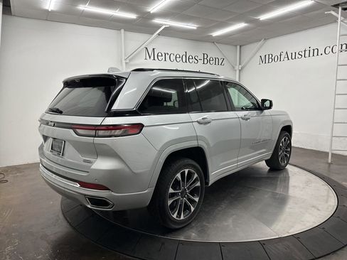 Used 2022 Jeep Grand Cherokee Overland w/ Luxury Tech Group IV image 7