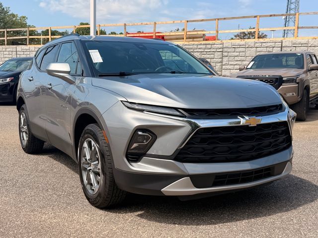 Used 2024 Chevrolet Blazer LT w/ Convenience Package FWD image 7