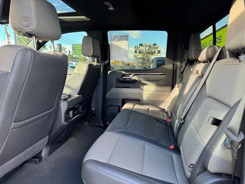 Used 2022 Chevrolet Silverado 1500 ZR2 w/ Technology Package image 14