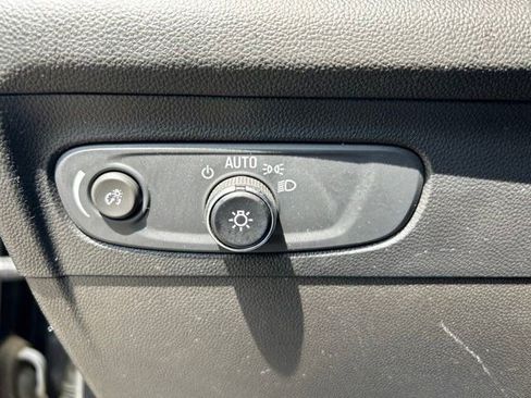 Used 2022 Buick Envision Preferred FWD image 18
