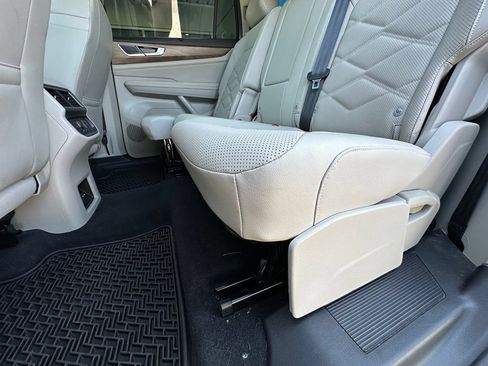 Used 2024 Volkswagen Atlas SE FWD image 27
