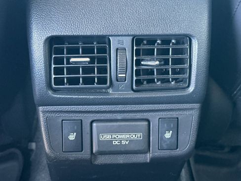 Used 2018 Subaru Outback 2.5i Limited image 16