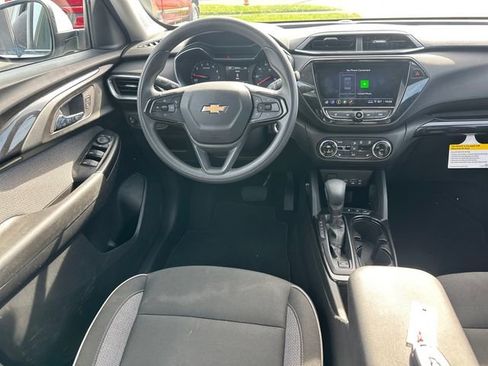 Certified 2023 Chevrolet TrailBlazer LT w/ Convenience Package AWD/4WD image 17
