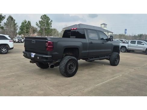 Used 2019 Chevrolet Silverado 2500 LTZ w/ Duramax Plus Package image 2