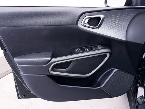 Used 2024 Kia Soul LX FWD image 16