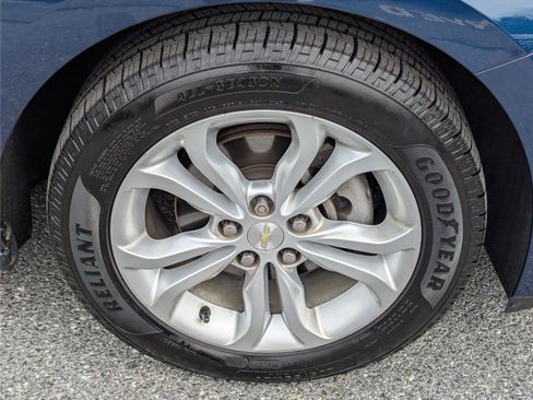 Used 2019 Chevrolet Cruze LT w/ Convenience Package FWD image 11