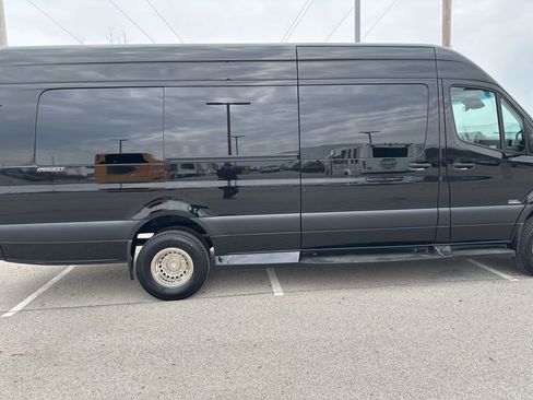 Used 2023 Mercedes-Benz Sprinter 3500 image 26