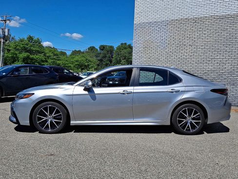 Used 2023 Toyota Camry SE w/ Convenience Package FWD image 7