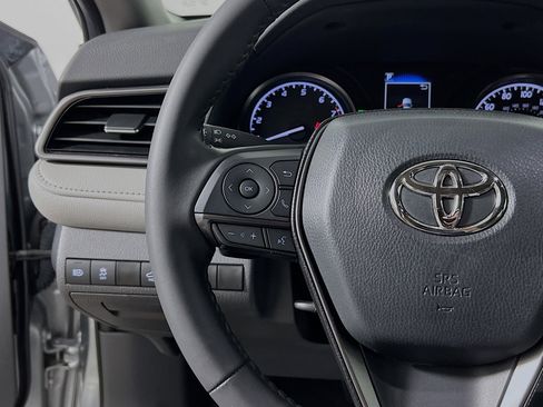 Used 2024 Toyota Camry SE w/ Convenience Package image 19