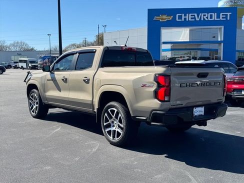 Used 2024 Chevrolet Colorado Z71 w/ Z71 Convenience Package 2 image 5