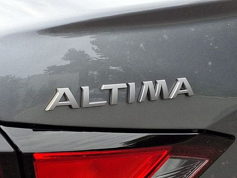 Certified 2024 Nissan Altima 2.5 SR w/ SR Premium Package FWD image 32