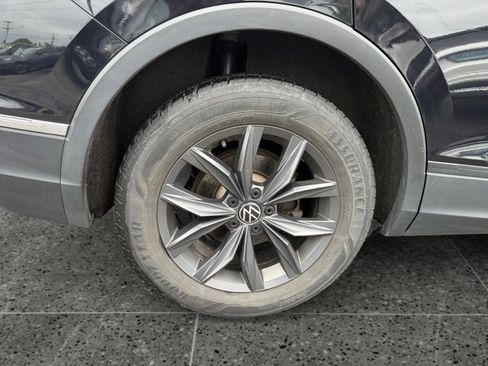 Used 2022 Volkswagen Tiguan SE AWD/4WD image 14