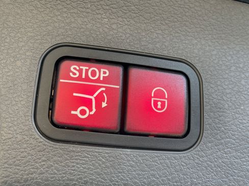 Certified 2020 Mercedes-Benz GLS 450 GLS 450 4MATIC SUV image 13