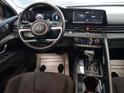 Used 2023 Hyundai Elantra SEL w/ Convenience Package FWD image 11