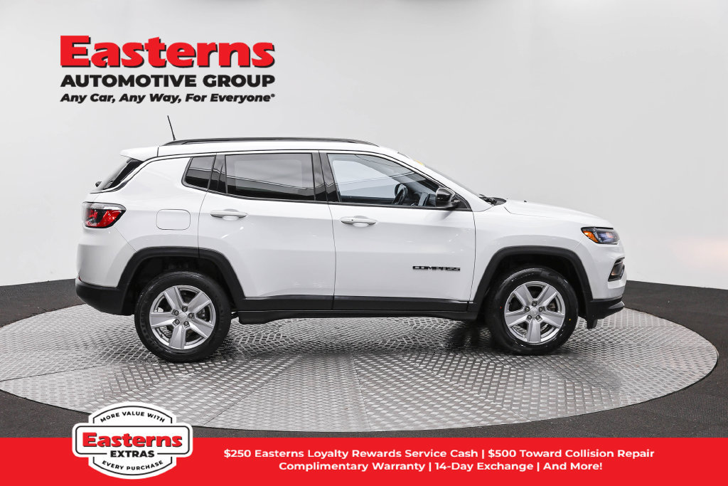 Used 2022 Jeep Compass Latitude w/ Convenience Group AWD/4WD image 5