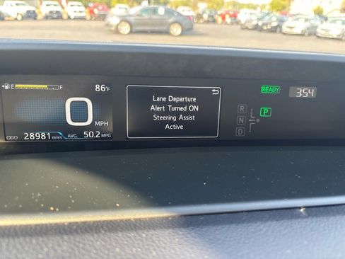 Used 2020 Toyota Prius LE image 19