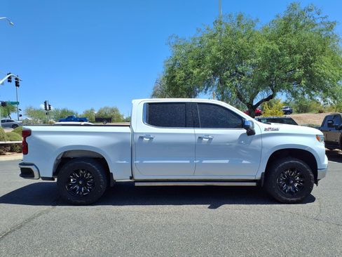 Used 2022 Chevrolet Silverado 1500 LTZ w/ Technology Package AWD/4WD image 4