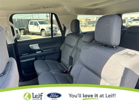 Used 2025 Ford Expedition Active image 29