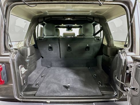 Used 2025 Jeep Wrangler Sahara w/ Safety Group image 27