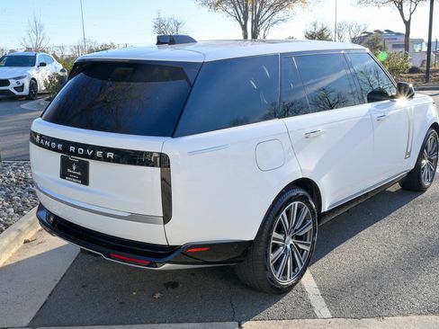 Used 2025 Land Rover Range Rover Long Wheelbase Autobiography image 5