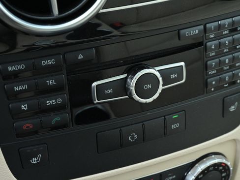 Used 2015 Mercedes-Benz GLK 350 2WD image 22