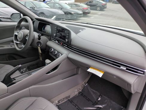 New 2026 Hyundai Elantra SE FWD image 46