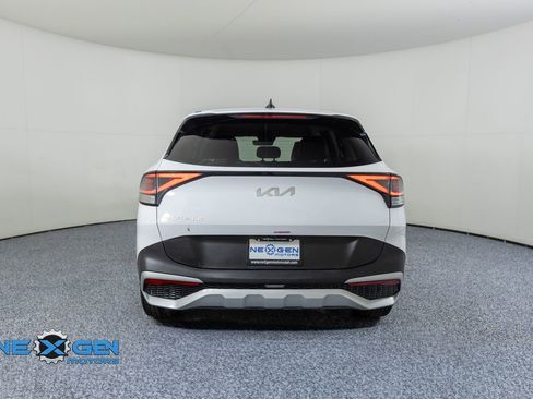 Used 2024 Kia Sportage EX image 6