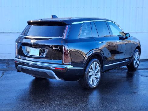 Used 2026 Cadillac Vistiq Luxury w/ LPO, Floor Liner Package image 5