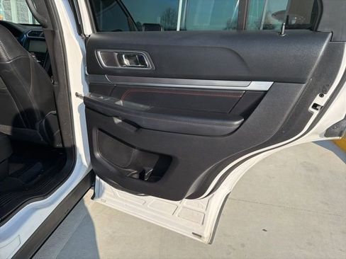 Used 2016 Ford Explorer Sport w/ Equipment Group 401A image 9