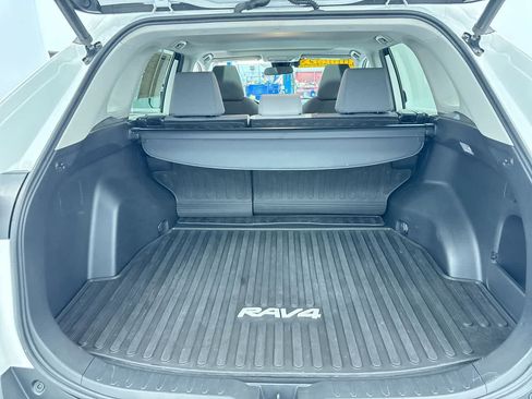 Used 2020 Toyota RAV4 XLE w/ Convenience Package image 41