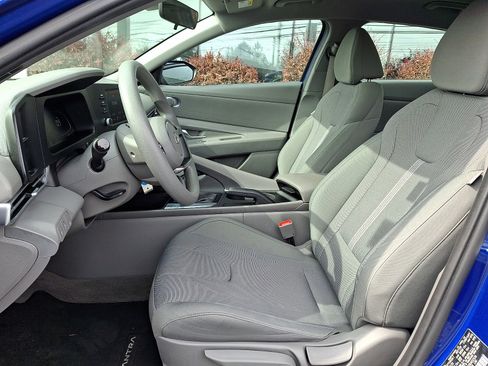 Certified 2024 Hyundai Elantra SE image 14