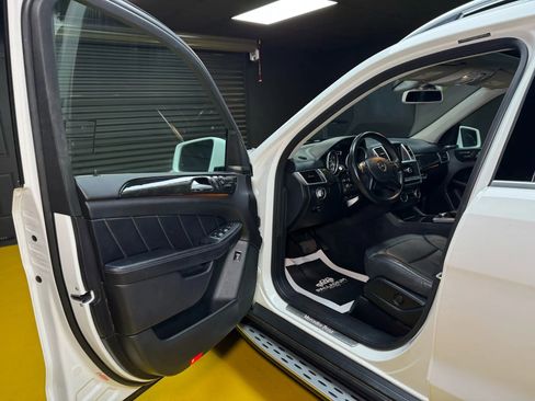 Used 2016 Mercedes-Benz GL 450 4MATIC image 34